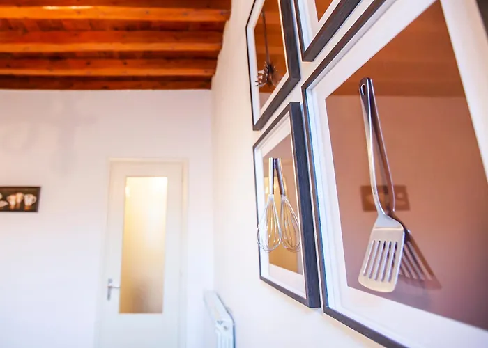 Lakeside Apartment *